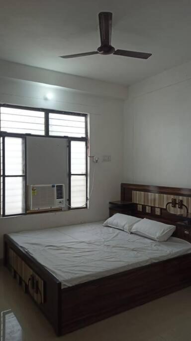 Sriram Homestay 01 Km To Sri Ram Mandir Ayodhya ภายนอก รูปภาพ