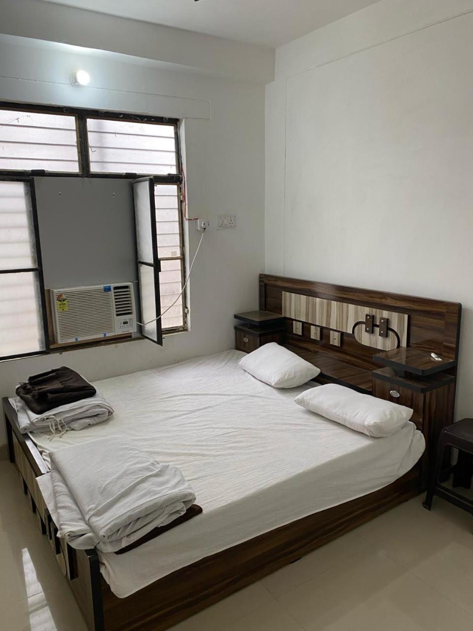 Sriram Homestay 01 Km To Sri Ram Mandir Ayodhya ภายนอก รูปภาพ